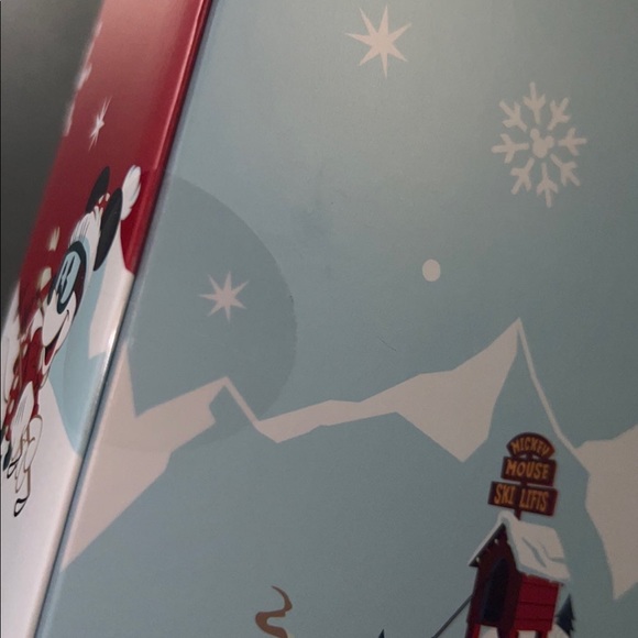 Disney store Walts Lodge with Mickey and Pals Christmas Ornaments set of… - Picture 6 of 8